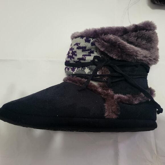 MUDD Blanket Wrap Boot Slippers like Mukluks Black Faux Suede & Fur House shoes - Picture 7 of 16